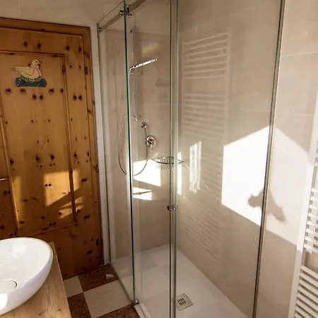 App Carolina Apartment Creazzo Room photo